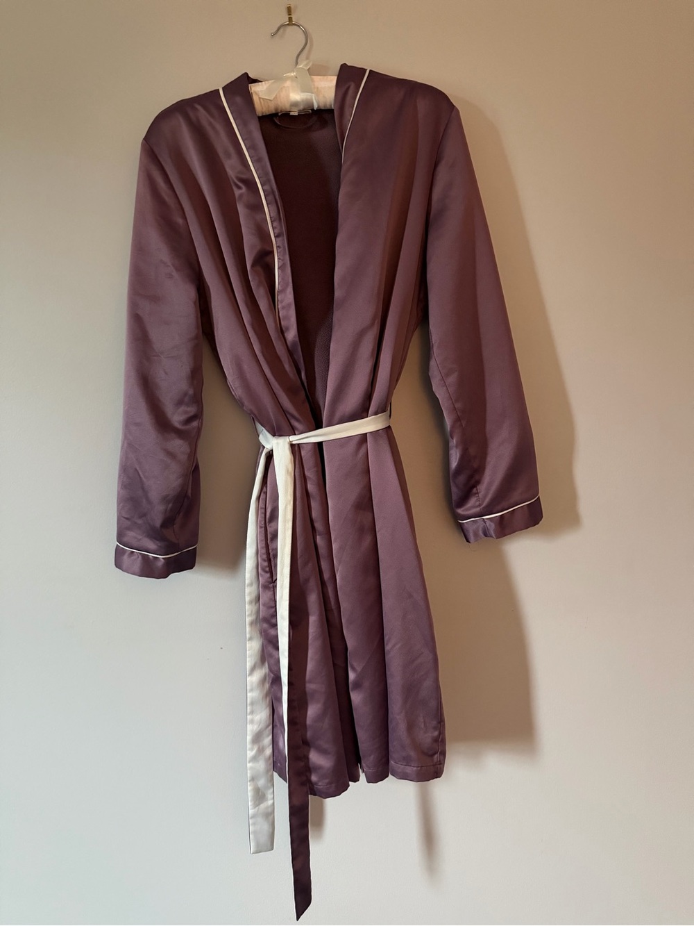 Silky Mauve Satin Robe with Contrast Trim